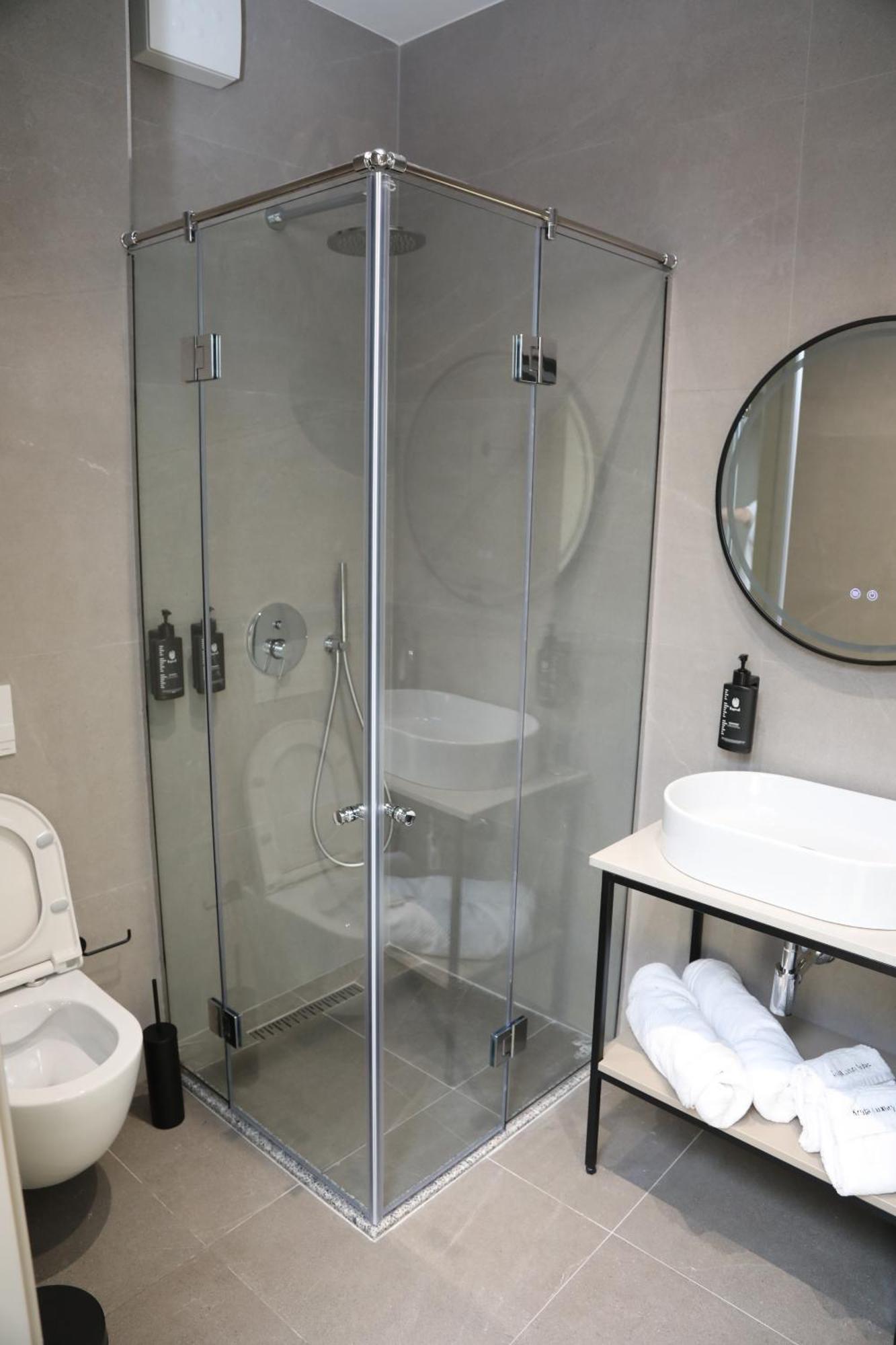 Kruja Luxury Suites Phòng bức ảnh
